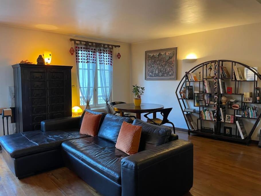 סנליס Appartement Sur Le Parvis De La Cathedrale מראה חיצוני תמונה