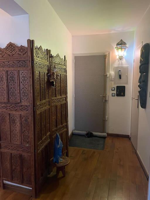 סנליס Appartement Sur Le Parvis De La Cathedrale מראה חיצוני תמונה